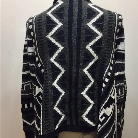 Belle Du Jour Women Fringed Overpiece Cardigan Tribal Print Small Grey Cream - Picture 4 of 12